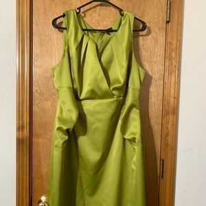 Ronni Nicole formal green dress